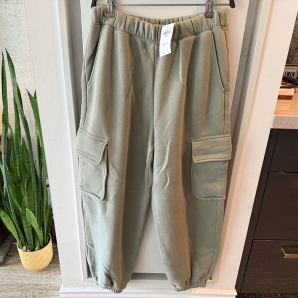 Abercrombie Cargo Sunday Sweatpants - Picture 1 of 5
